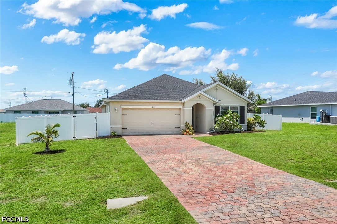 3 Bed SingleFamilyResidence for Sale in Cape Coral, FL — photo 3