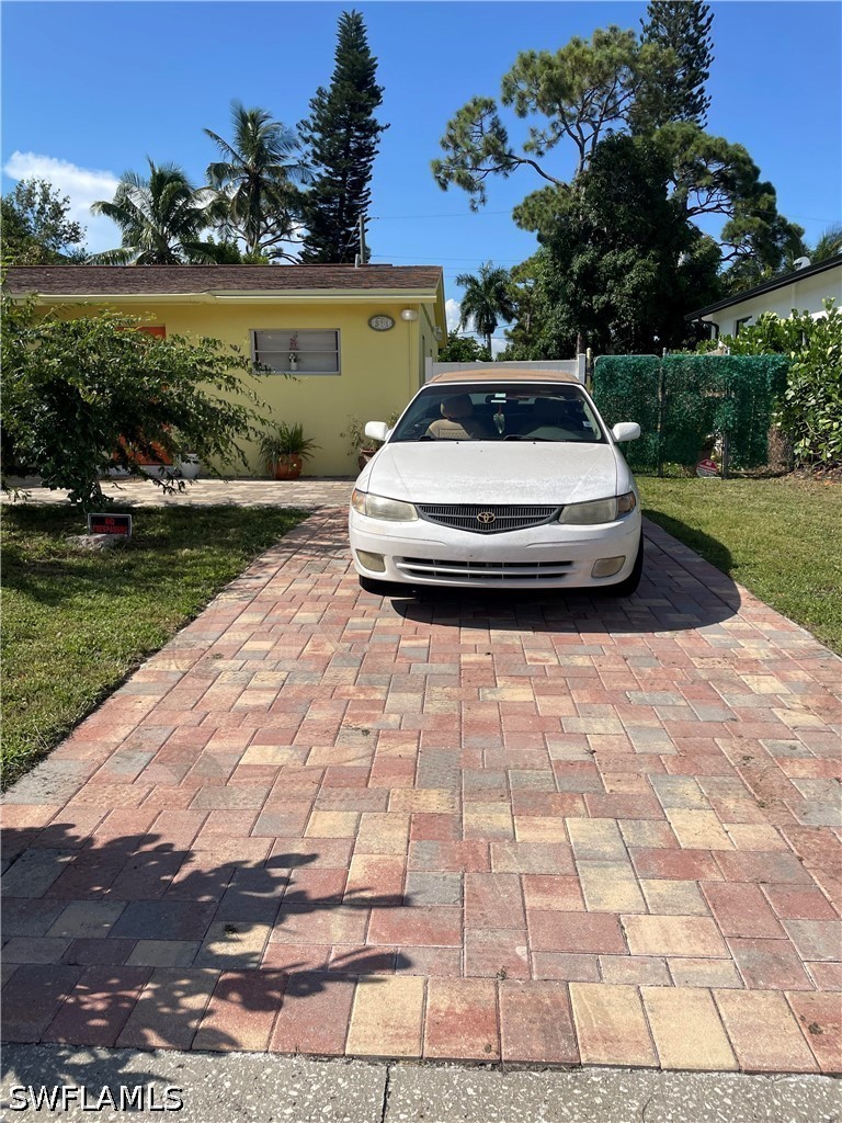 3 Bed SingleFamilyResidence for Sale in Naples, FL, $790,000 — photo 3