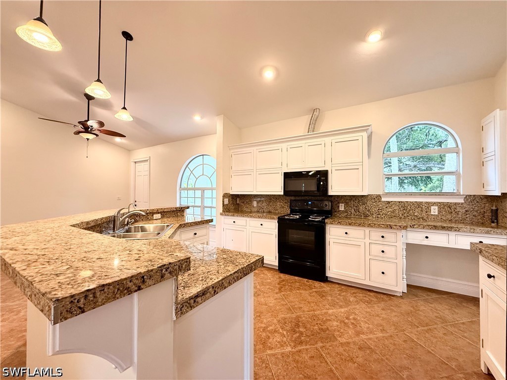2 Bed SingleFamilyResidence for Sale in Naples, FL, $2,800 — photo 3