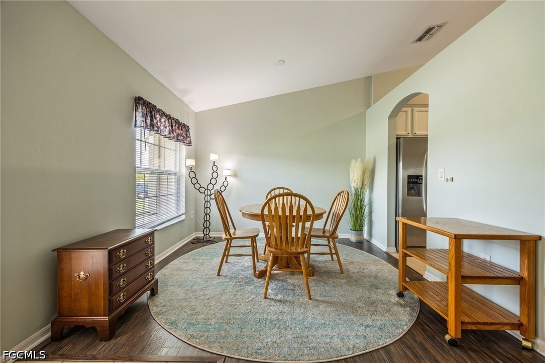 3 Bed SingleFamilyResidence for Sale in Cape Coral, photo 3