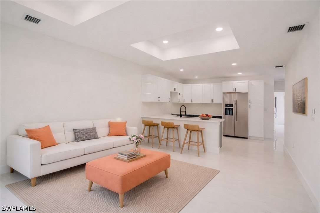 6 Bed Duplex for Sale in Twelfth Street Park, FL, $439,999 — photo 3
