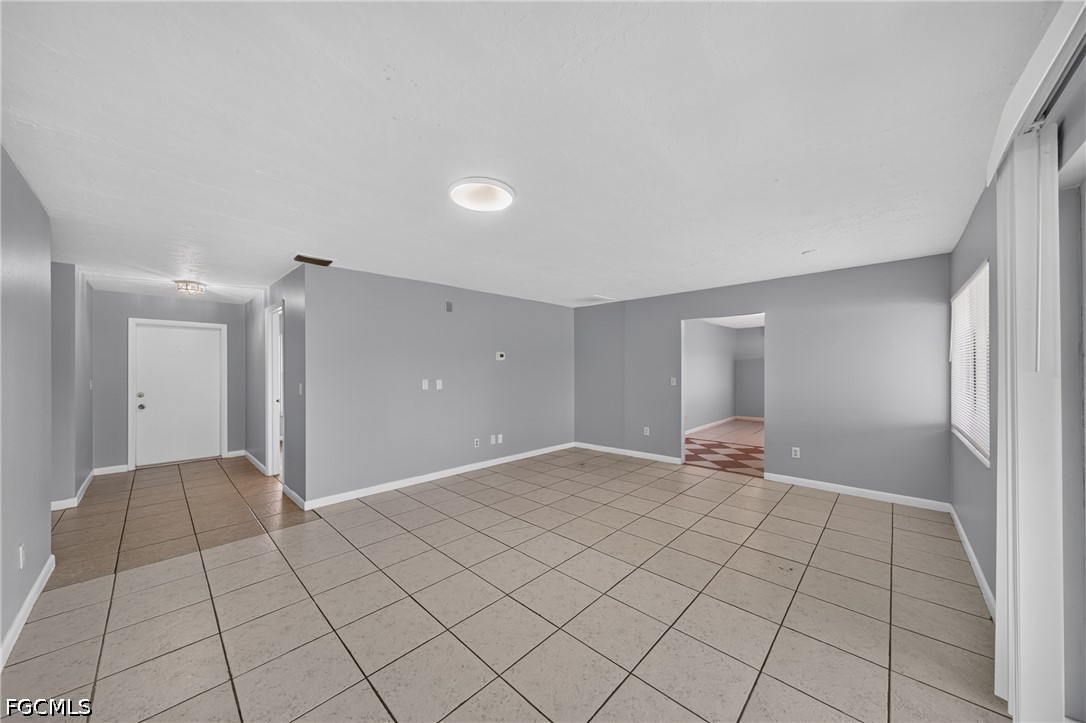 2 Bed Waterfront Home for Sale in Cape Coral, photo 3