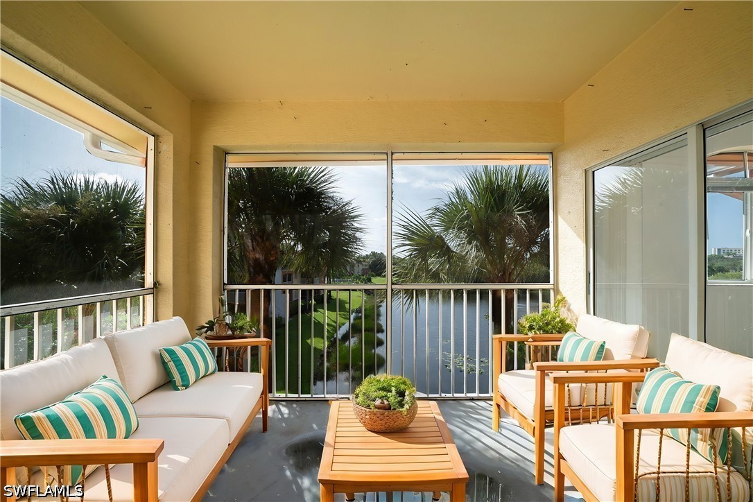 2 Bed Waterfront Home for Sale in Fort Myers, photo 3