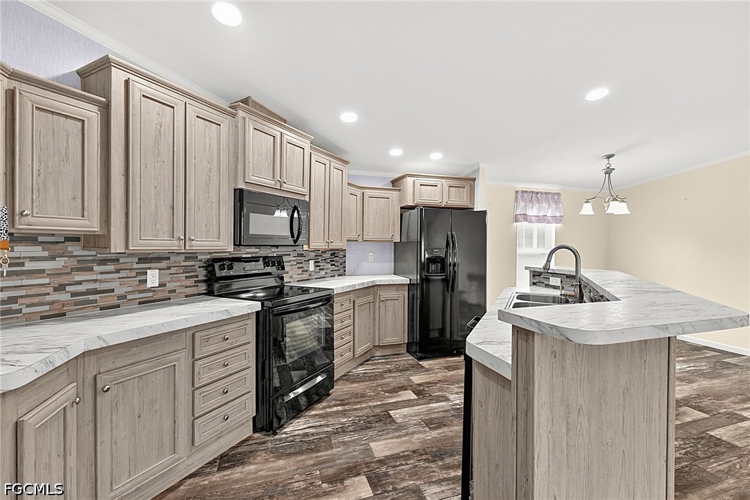 3 Bed ManufacturedHome for Sale in Springwood, FL, $160,000 — photo 3