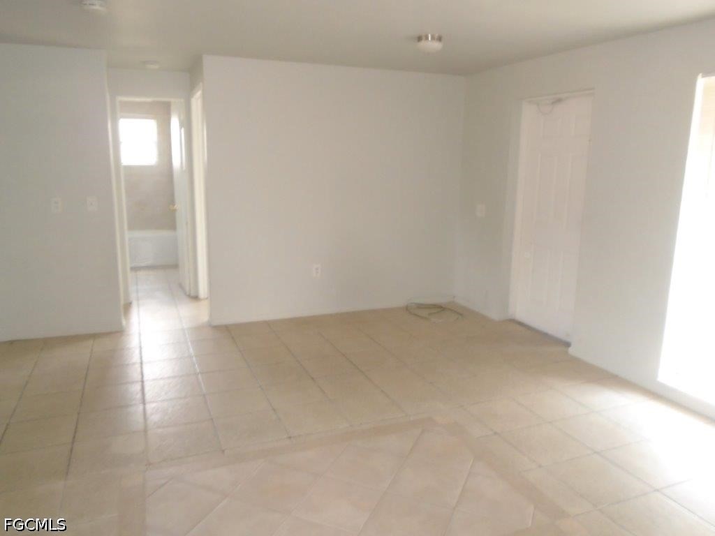 4 Bed SingleFamilyResidence for Sale in Sengs Subd, FL — photo 3