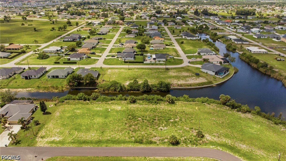 Waterfront Home for Sale in Cape Coral, photo 3
