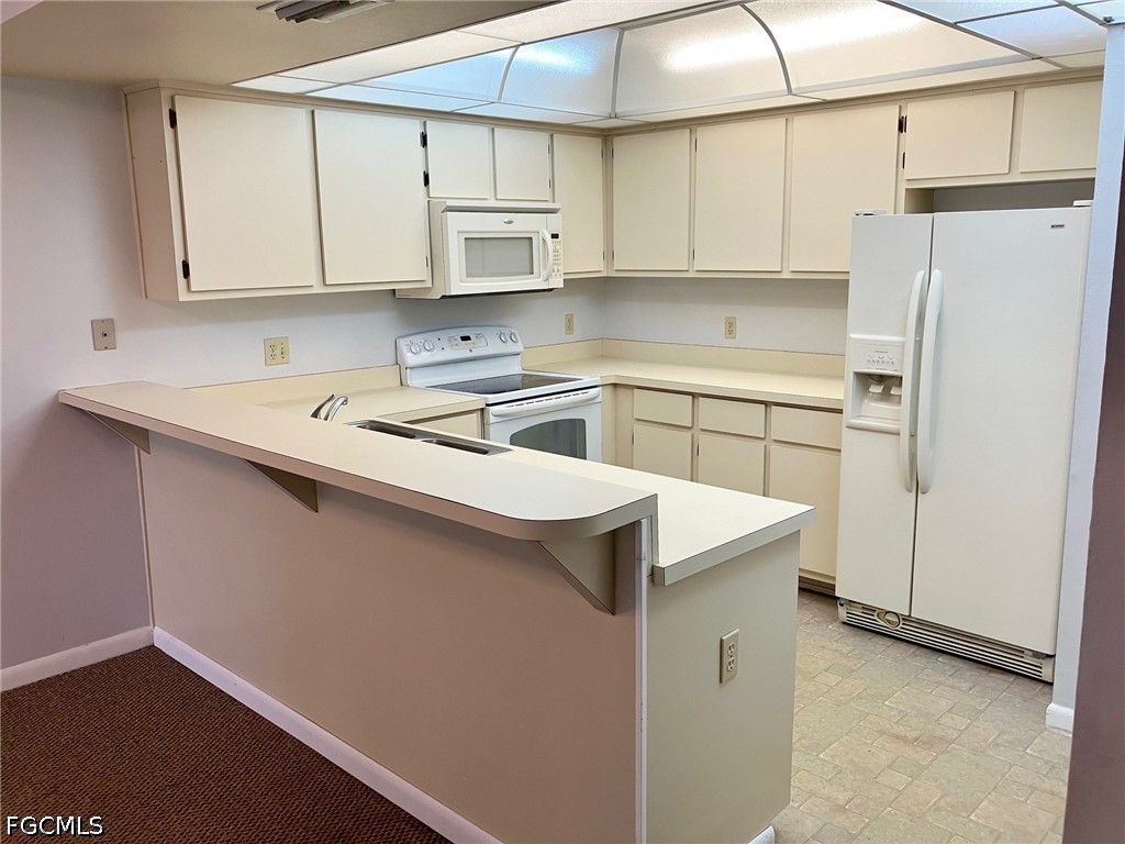 2 Bed Townhouse for Sale in Sandalwood Estates, FL, $1,550 — photo 3