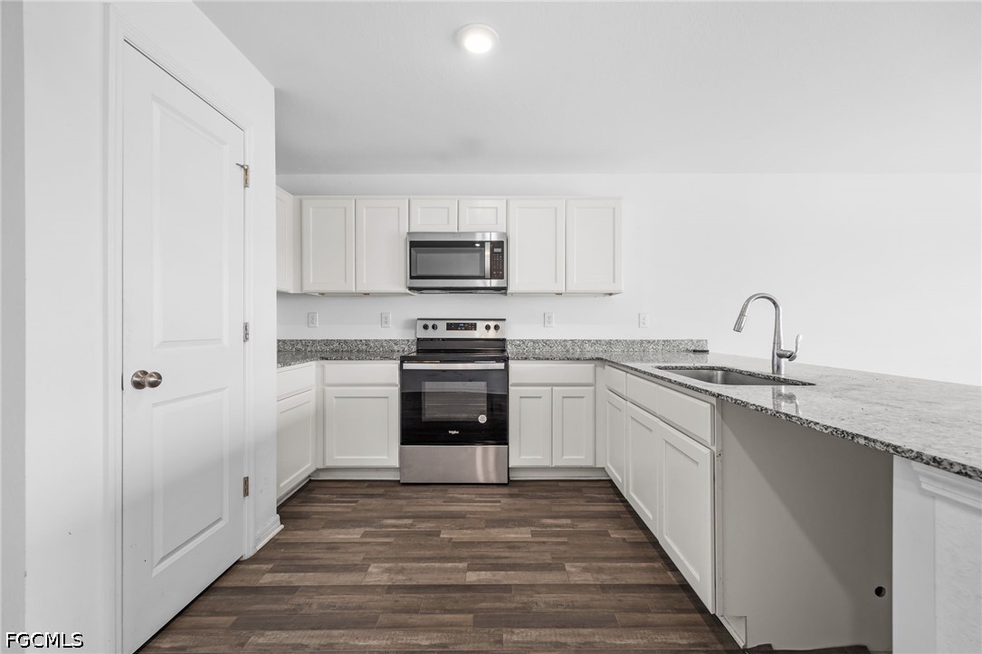 4 Bed SingleFamilyResidence for Sale in Port Labelle, FL — photo 3