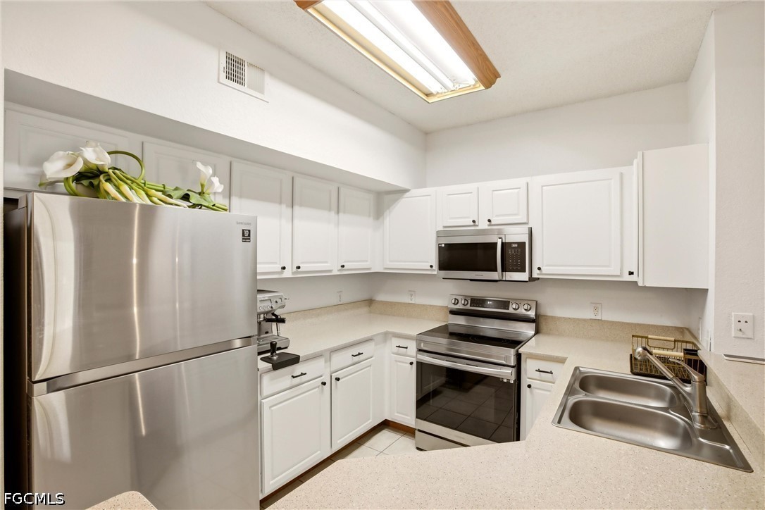 2 Bed Pool Home for Sale in Fort Myers, FL, $219,900 — photo 3