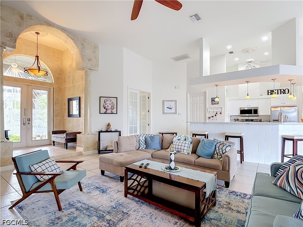 3 Bed Pool Home for Sale in Cape Coral, photo 3