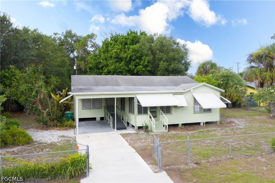 3 Bed SingleFamilyResidence for Sale in Immokalee, FL — photo 3