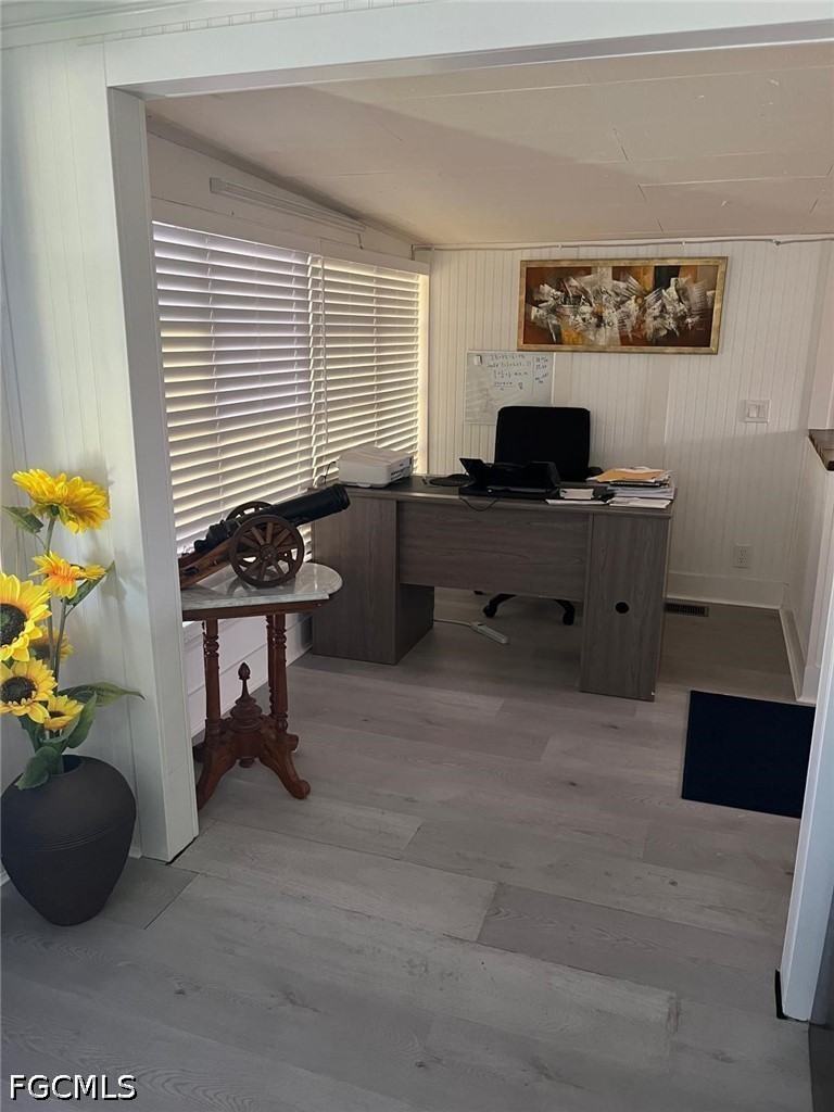 1 Bed ManufacturedHome for Sale in Naples, FL, $1,750 — photo 3