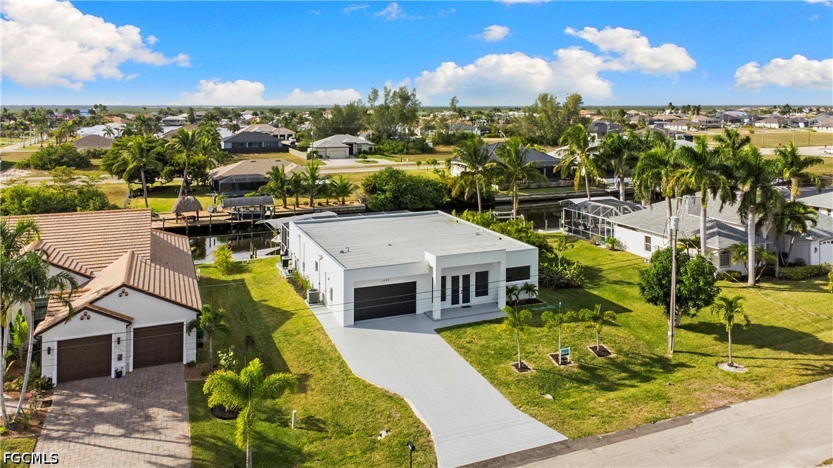 3 Bed Pool Home for Sale in Cape Coral, photo 3