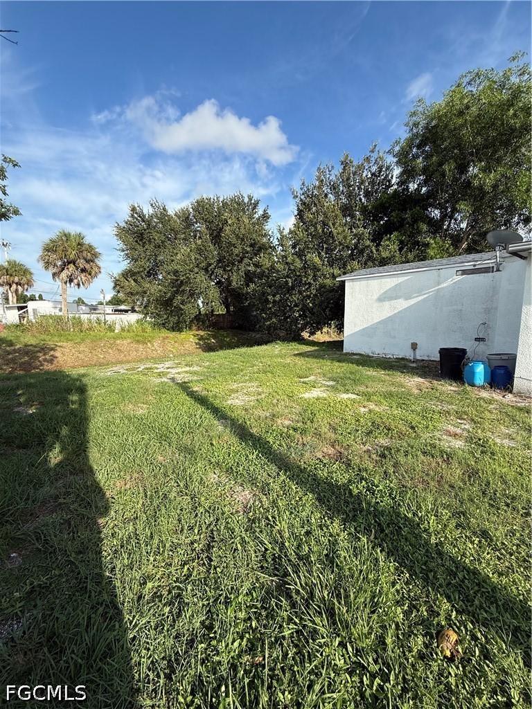 2 Bed Waterfront Home for Sale in Leitner Creek Manor, FL — photo 3