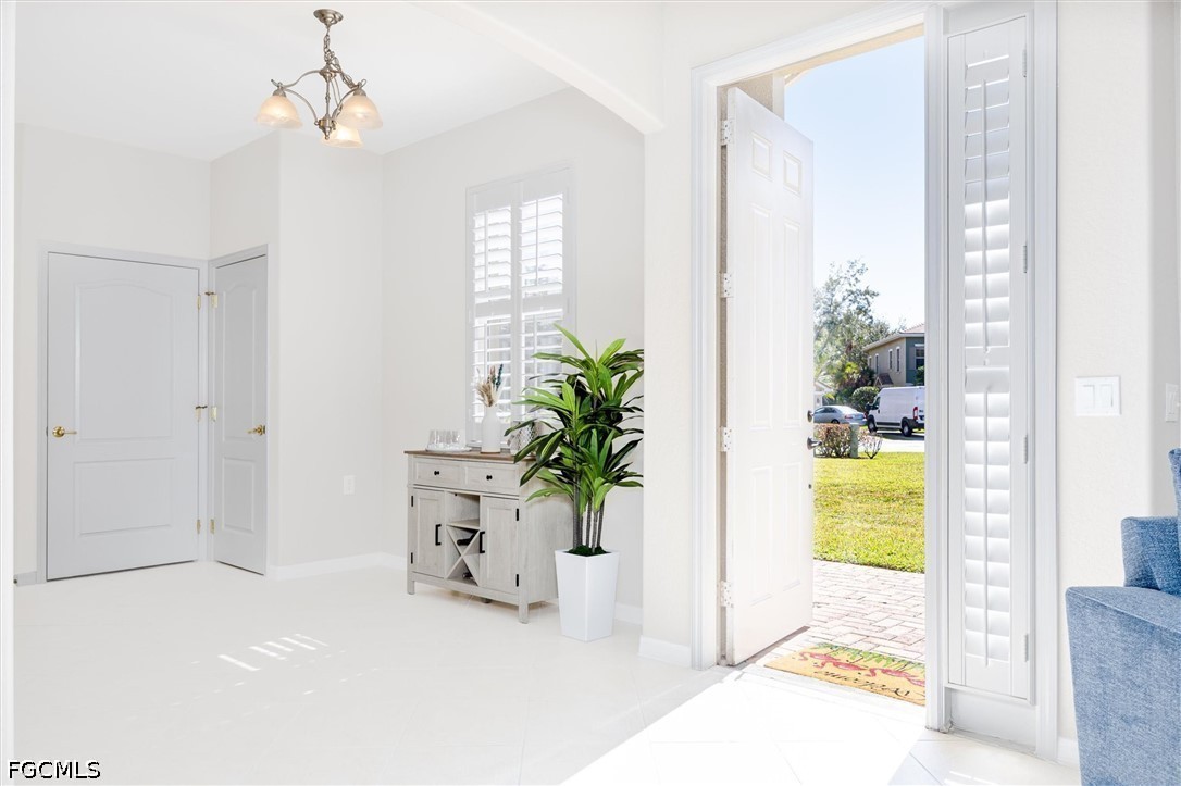 3 Bed Waterfront Home for Sale in Fort Myers, FL, $3,000 — photo 3