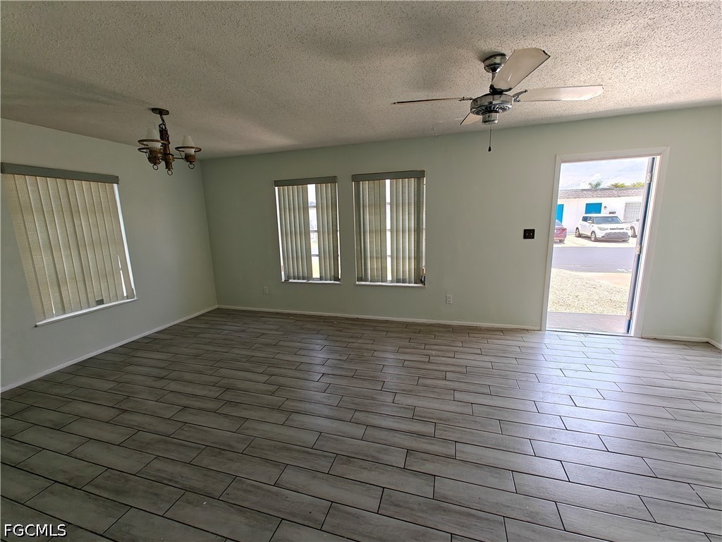 2 Bed Attached for Sale in Orange Grove Park, photo 3