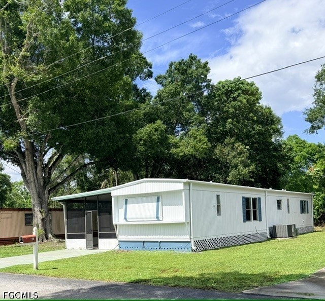 2 Bed ManufacturedHome for Sale in Fort Myers, FL, $119,000 — photo 3