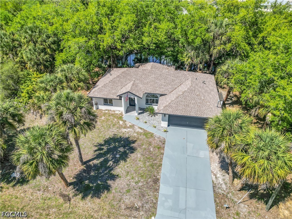 3 Bed SingleFamilyResidence for Sale in Port Charlotte, FL — photo 3