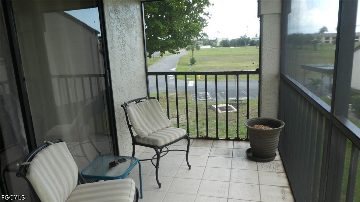 2 Bed Condominium for Sale in Fort Myers, FL, $3,000 — photo 3