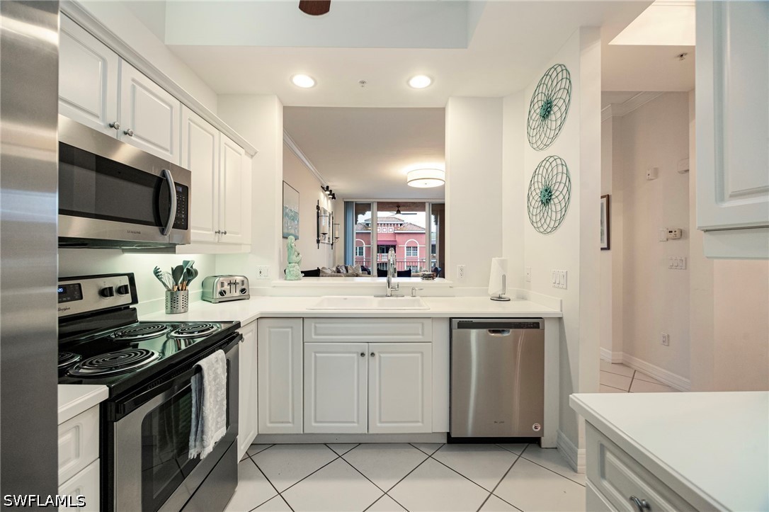 2 Bed Condominium for Sale in Bayfront, FL, $9,000 — photo 3