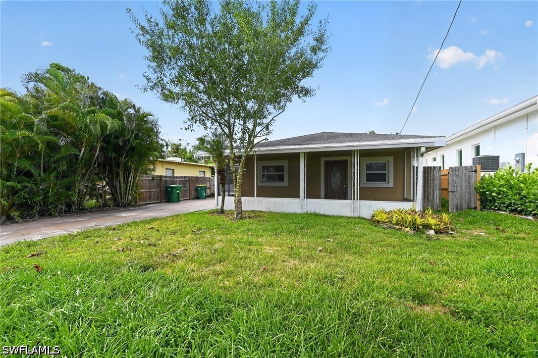 2 Bed SingleFamilyResidence for Sale in Naples, FL, $339,900 — photo 3