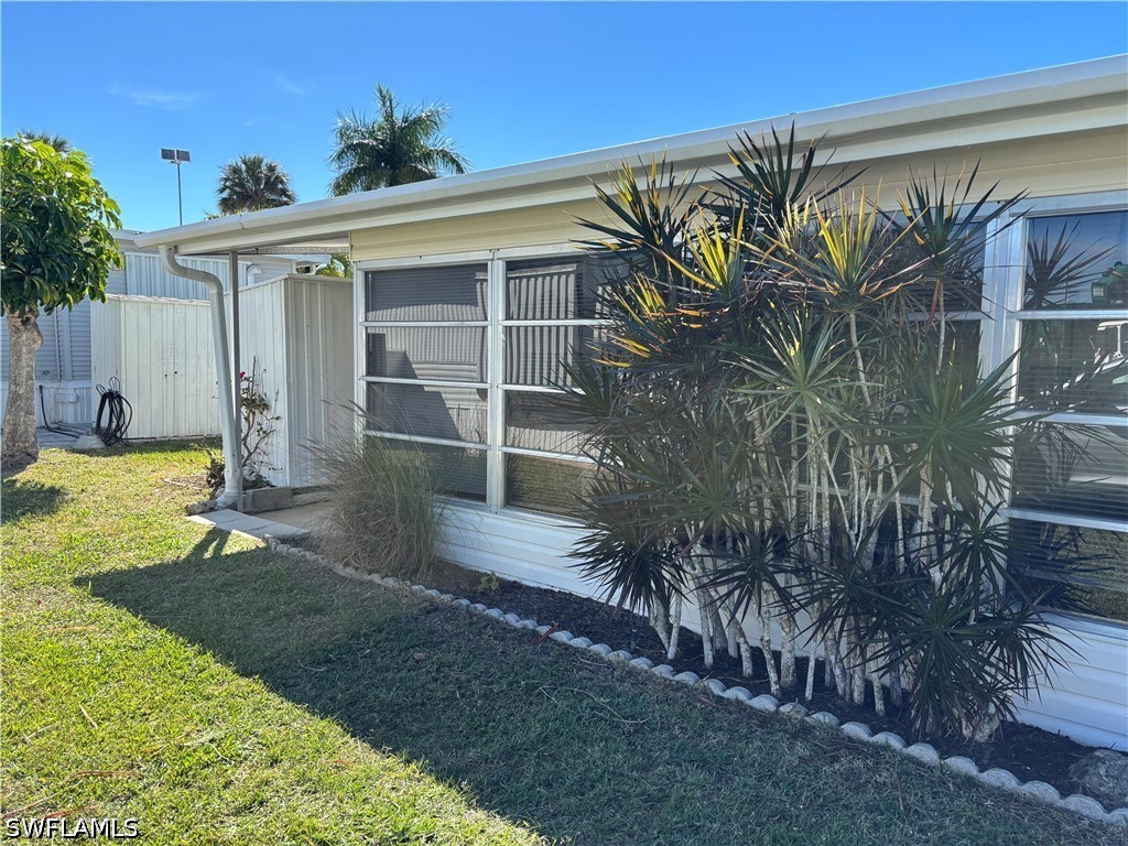 1 Bed ManufacturedHome for Sale in Naples, FL, $72,000 — photo 3