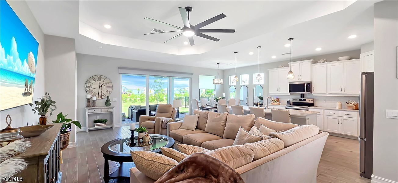 3 Bed SingleFamilyResidence for Sale in Coral Bay, FL — photo 3