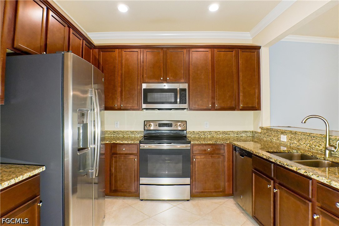 3 Bed Townhouse for Sale in Summerlin Place, FL, $2,000 — photo 3