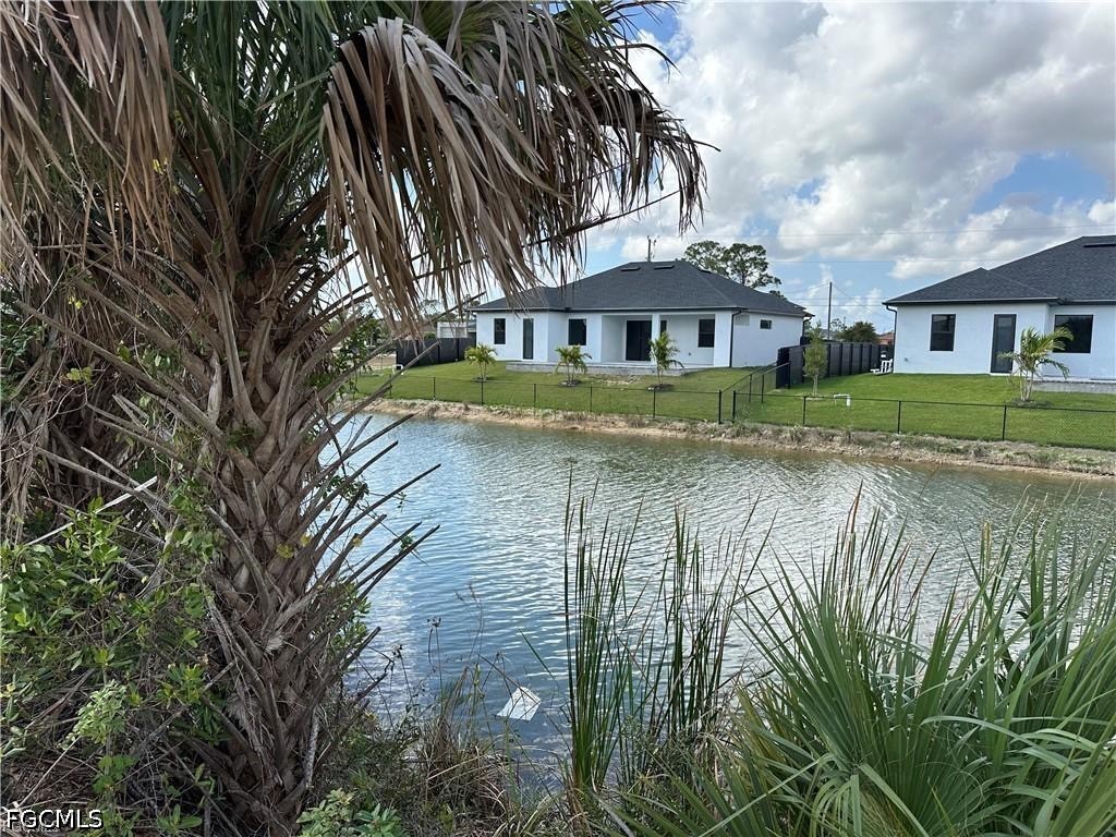 Waterfront Home for Sale in Gator Circle, FL, $39,000 — photo 3