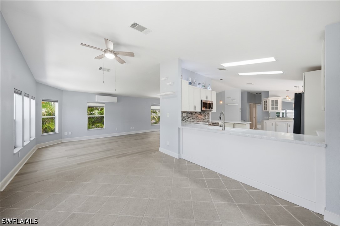 2 Bed ManufacturedHome for Sale in Carousel Cove, FL — photo 3