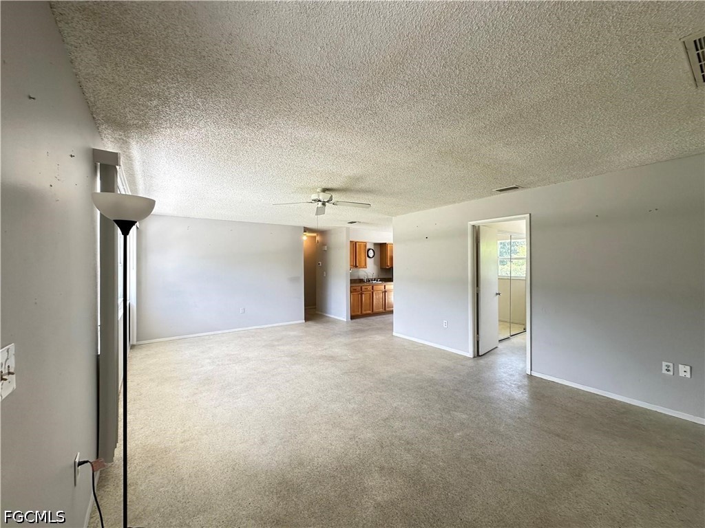 3 Bed SingleFamilyResidence for Sale in Punta Gorda, FL — photo 3
