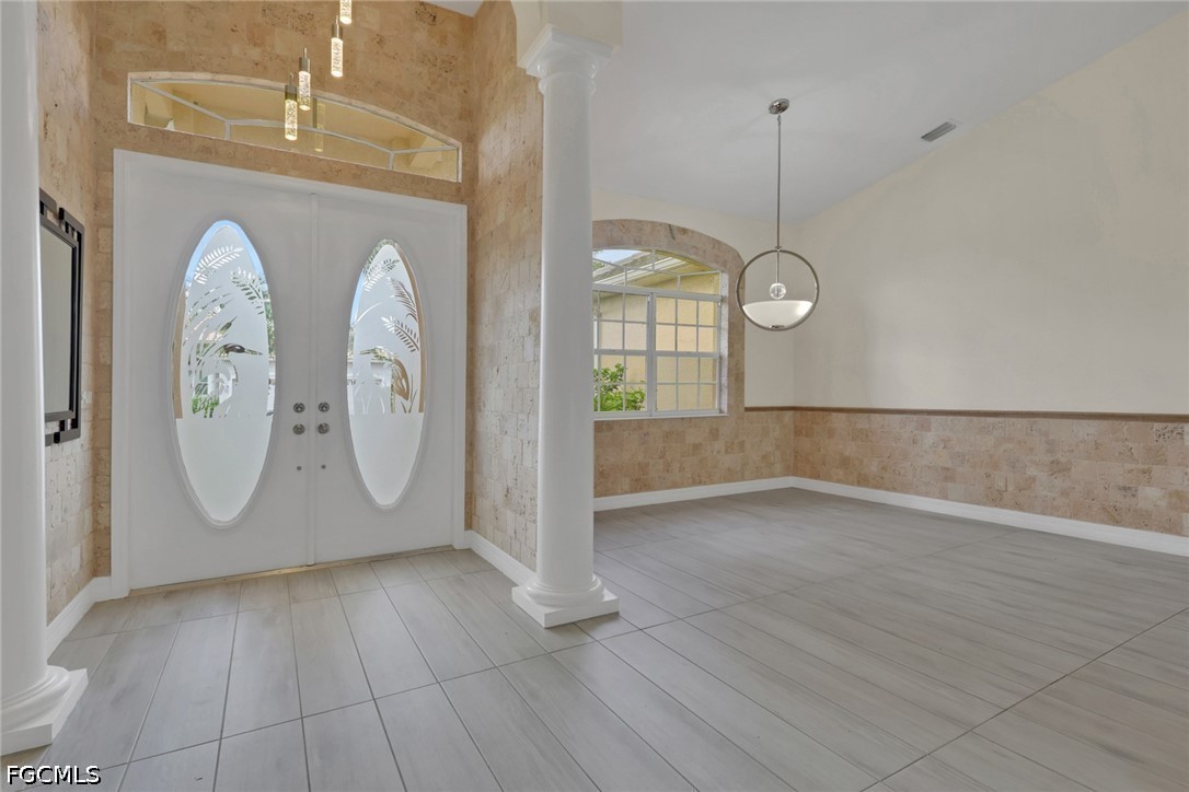 3 Bed Pool Home for Sale in Fort Myers, photo 3