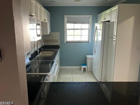 2 Bed Attached for Sale in Myerlee Circle Condo, FL, $1,900 — photo 3