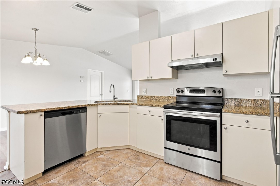 3 Bed SingleFamilyResidence for Sale in Lehigh Acres, FL — photo 3
