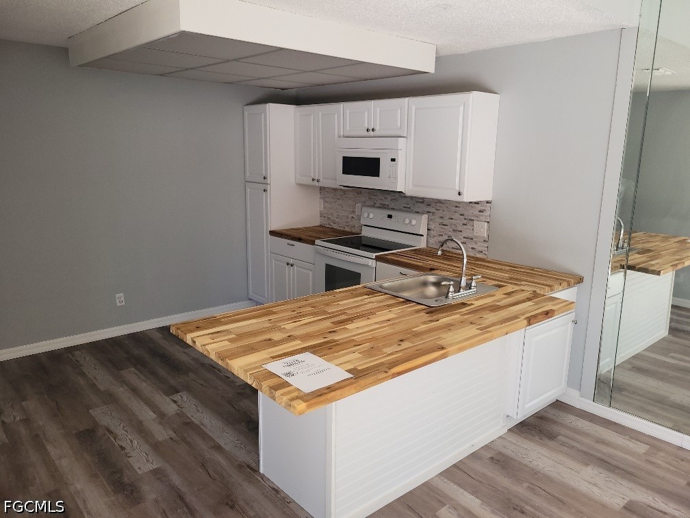 2 Bed Attached for Sale in Foxmoor Lakes, FL, $94,500 — photo 3