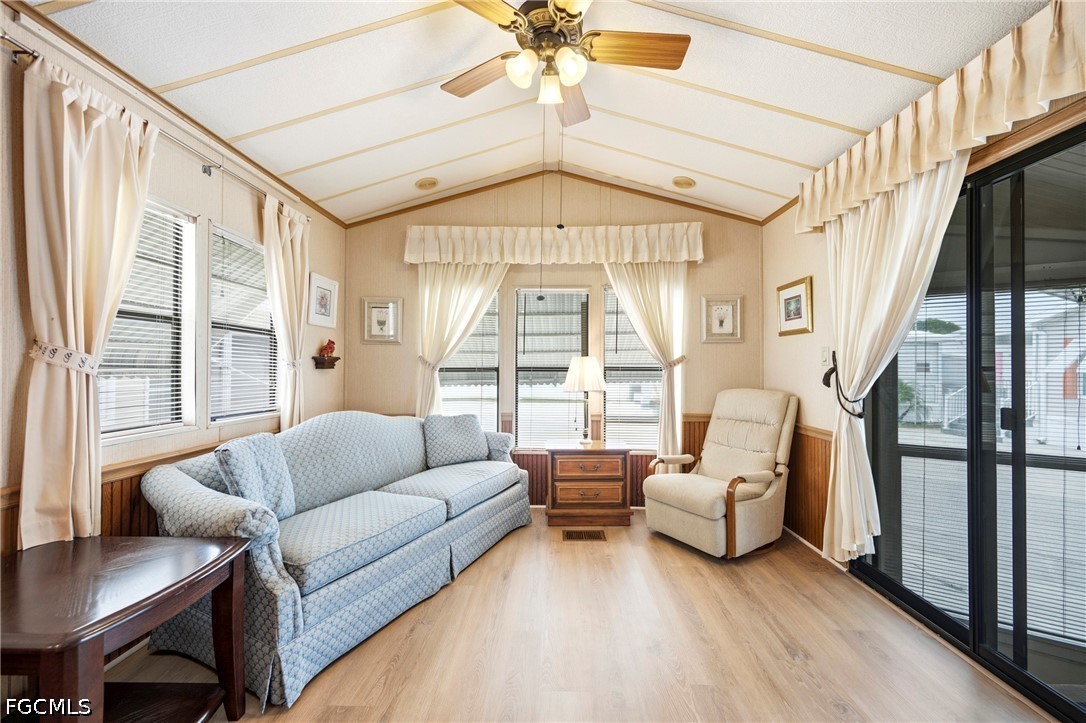 1 Bed ManufacturedHome for Sale in Limetree Park, FL — photo 3