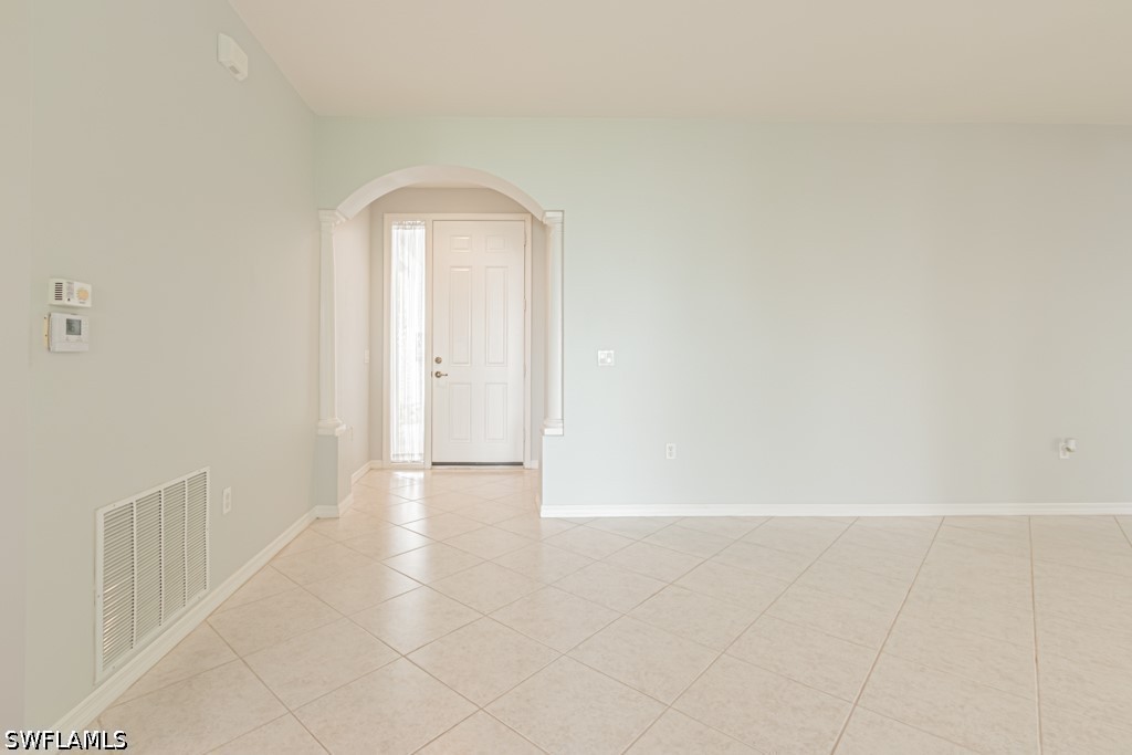 2 Bed Condominium for Sale in Naples, FL, $3,250 — photo 3