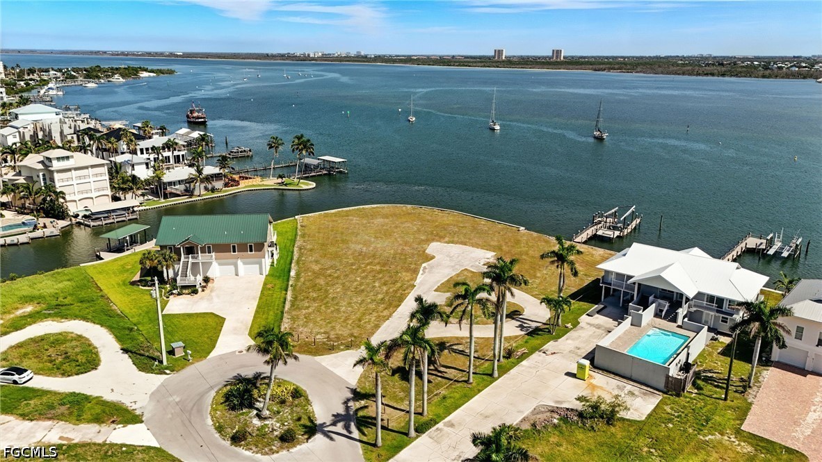 Waterfront Home for Sale in Island Shores, FL, $2,350,000 — photo 3