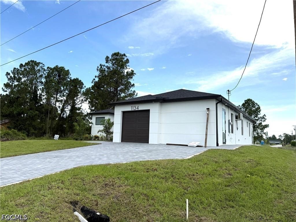 3 Bed SingleFamilyResidence for Sale in Lehigh Acres, FL — photo 3