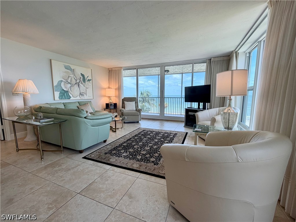 2 Bed Waterfront Home for Sale in Naples, FL, $13,500 — photo 3