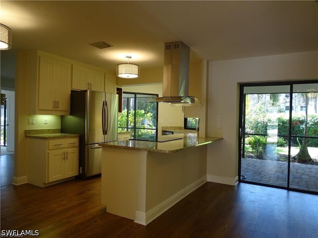3 Bed SingleFamilyResidence for Sale in Naples, FL, $3,100 — photo 3