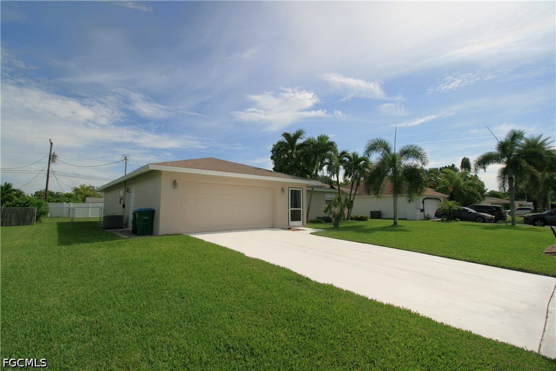 3 Bed SingleFamilyResidence for Sale in Cape Coral, FL — photo 3