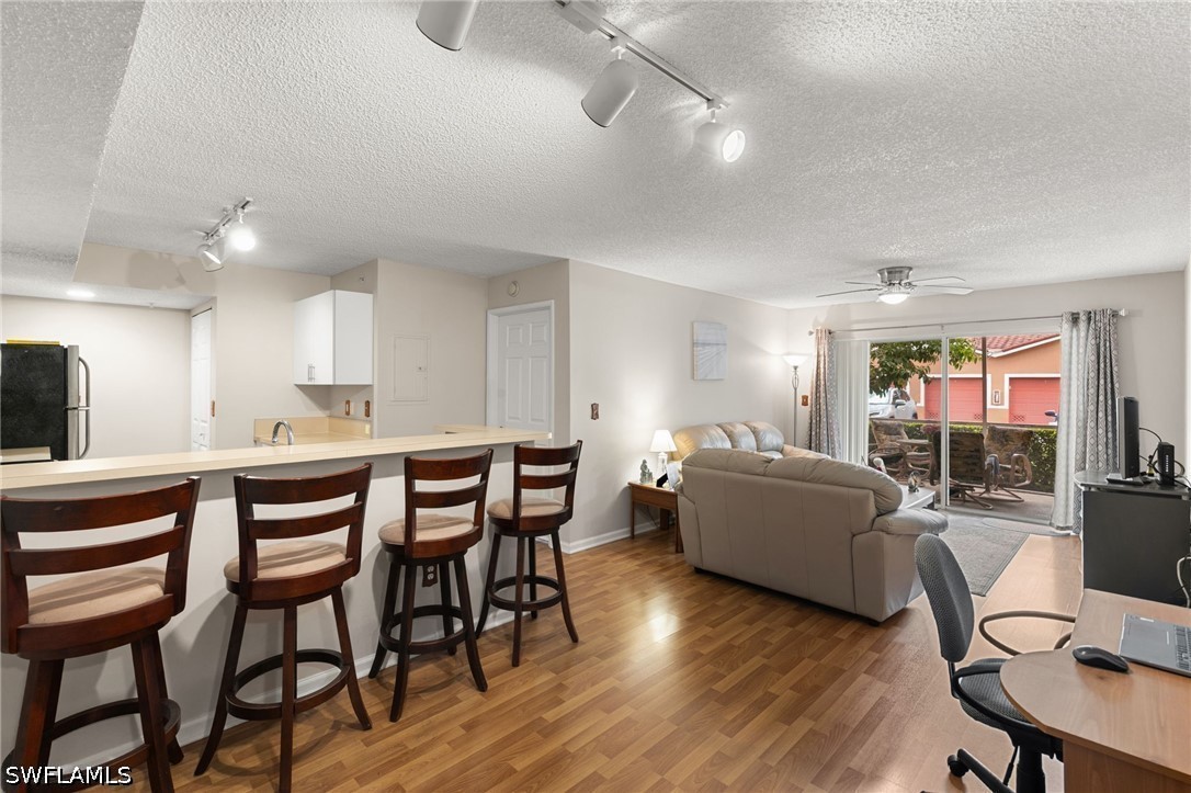 2 Bed Condominium for Sale in Napoli, FL, $214,900 — photo 3