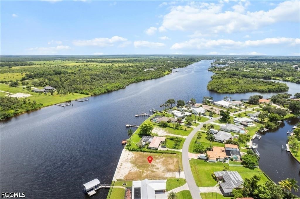 Waterfront Home for Sale in River Forest, FL, $450,000 — photo 3