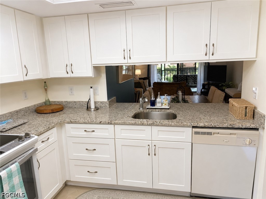 2 Bed Condominium for Sale in Terrace, FL, $229,000 — photo 3