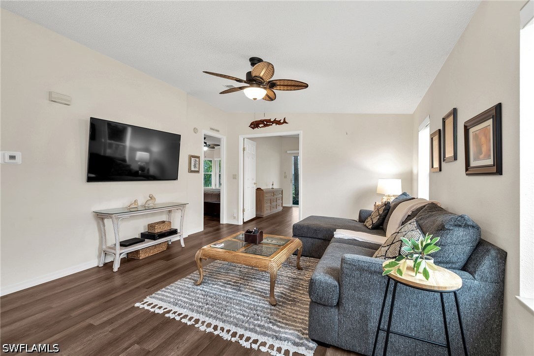 2 Bed SingleFamilyResidence for Sale in Carousel Cove, FL — photo 3