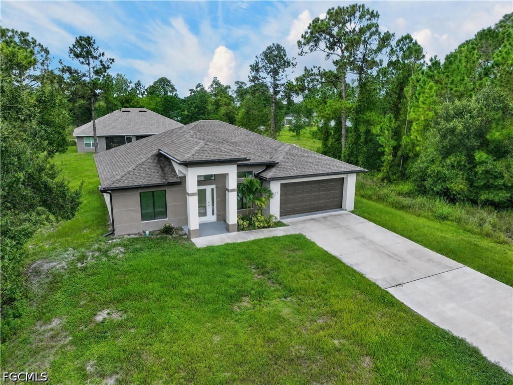 3 Bed SingleFamilyResidence for Sale in Lehigh Acres, photo 3