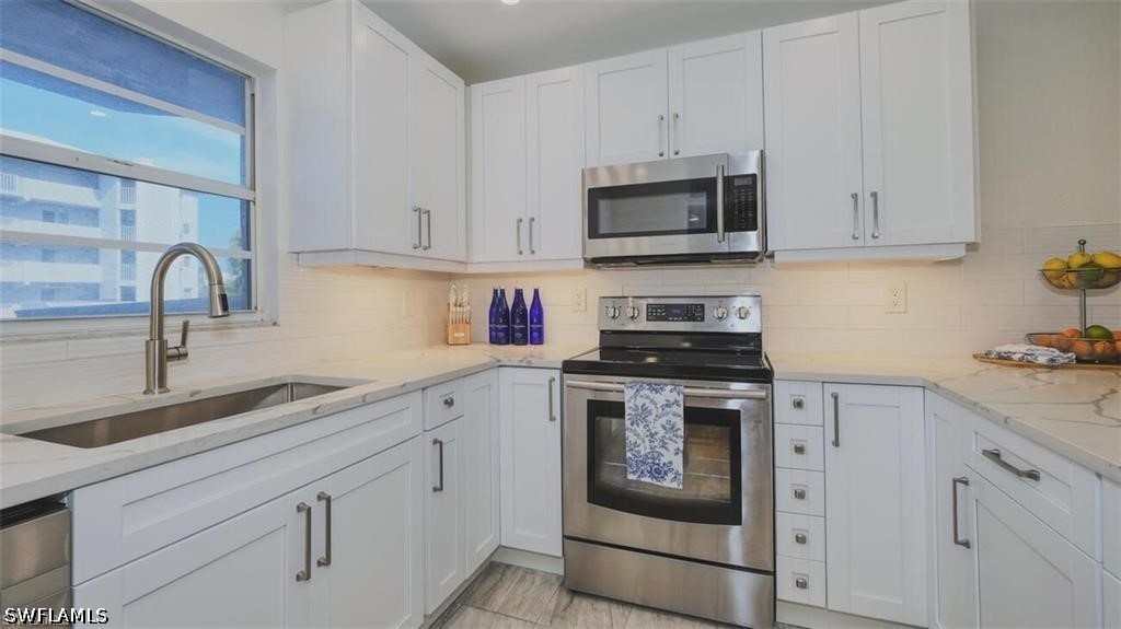 2 Bed Waterfront Home for Sale in Fort Myers Beach, FL — photo 3
