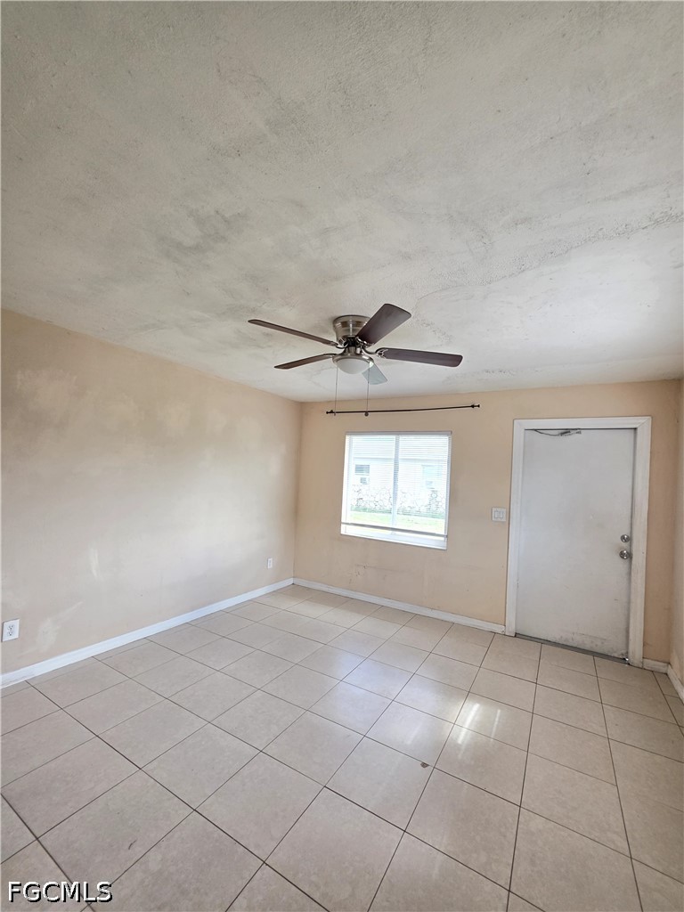1 Bed Duplex for Sale in Fort Myers, FL, $1,000 — photo 3