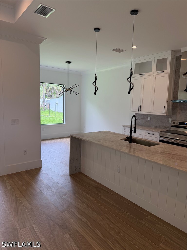 3 Bed SingleFamilyResidence for Sale in Naples, FL, $599,000 — photo 3